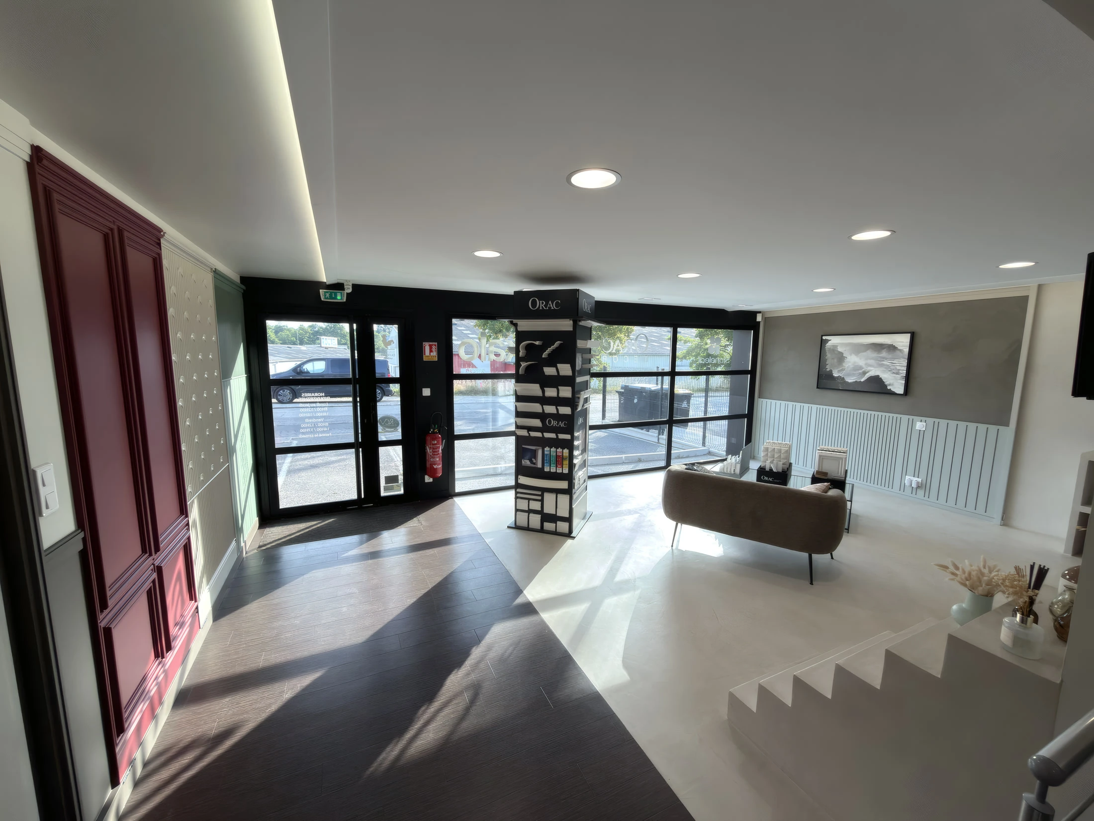 Panneaux, moulures et matières — showroom Les Peintures de Jules à Vannes